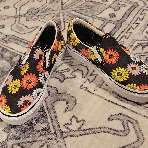 Vans Floral Slip-on Sneakers - Picture 2 of 7